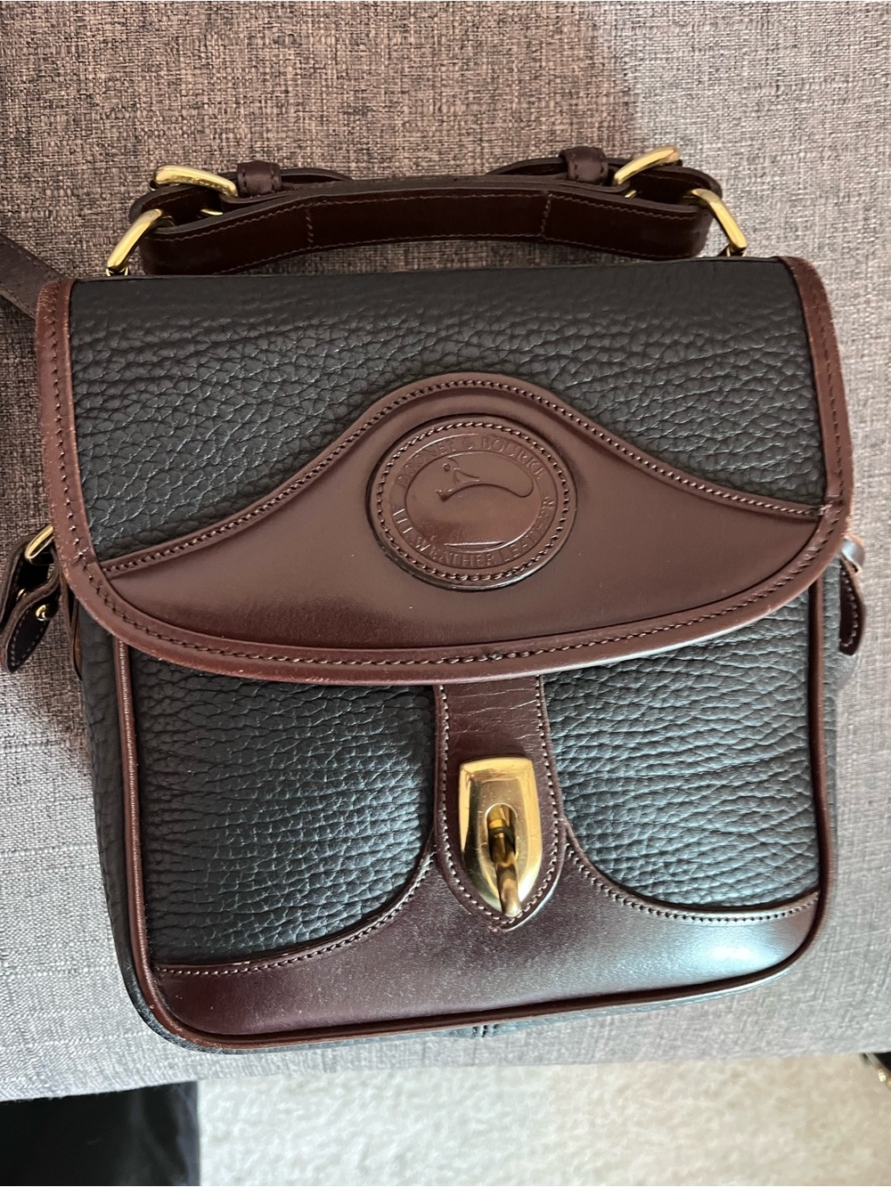 Vintage Dooney & Bourke AWL Cavalry Crossbody Bag Black Pebble Leather Tan USA - Picture 3 of 9